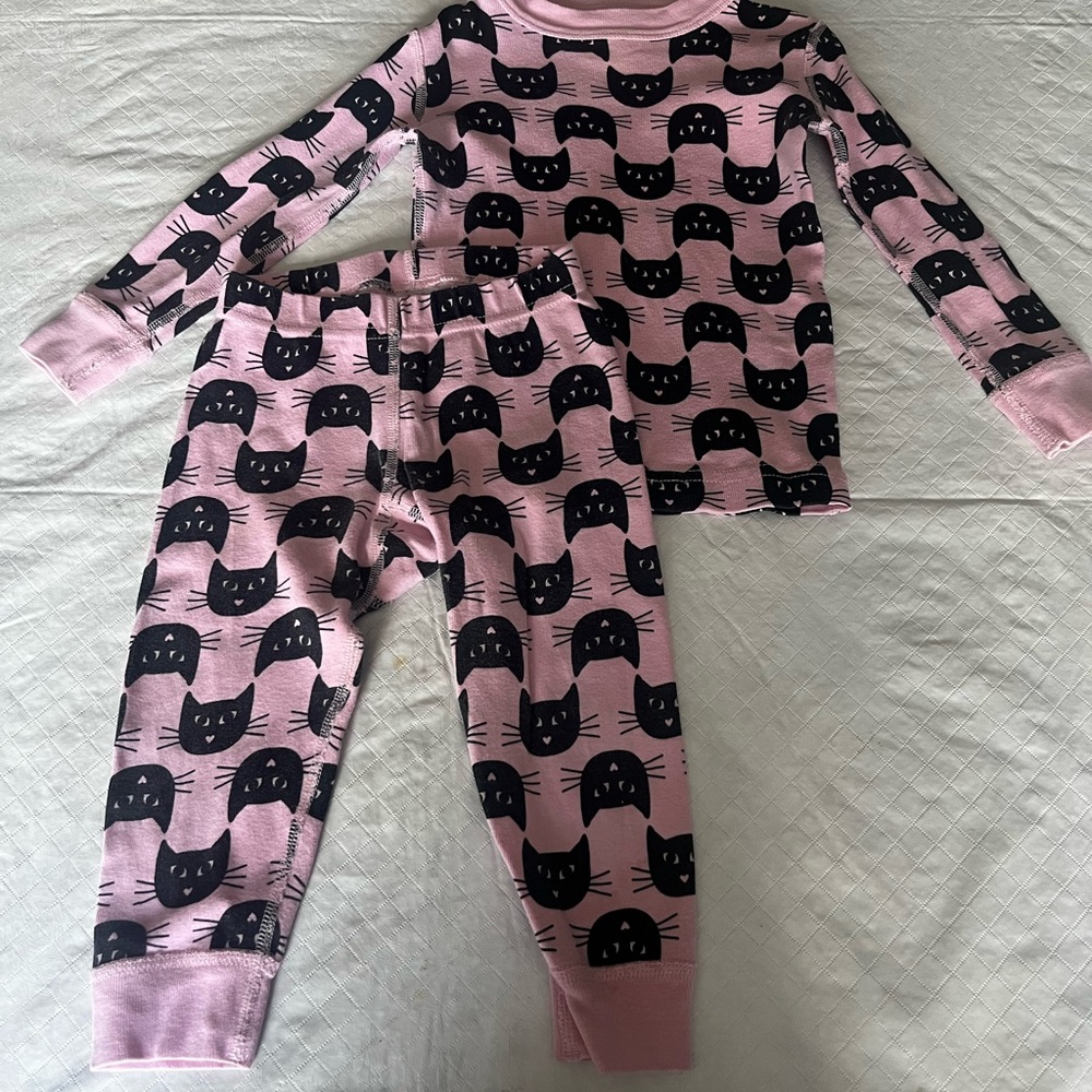 Hanna Andersson Pink Pajama Set with Black Cat Print
